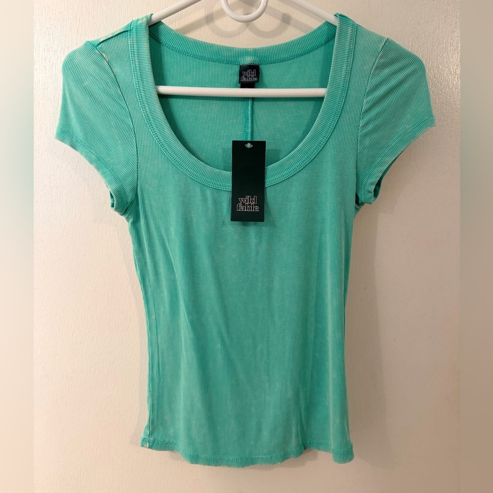 NWT Wild Fable Green Short Sleeve Top Size Small